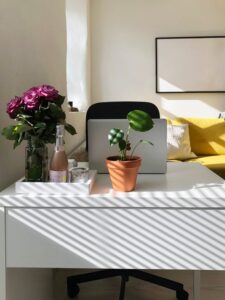 Creating a Comfortable and Productive Home Office Space