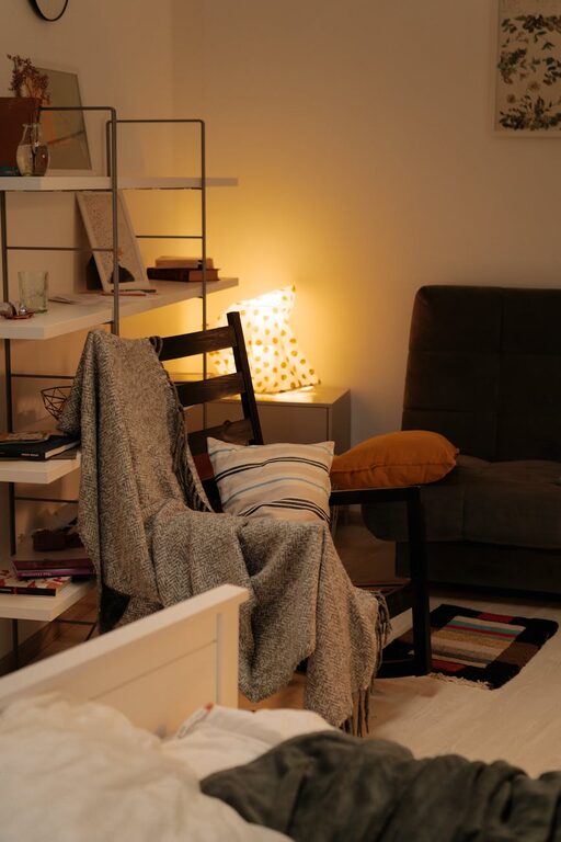 Tips for Creating a Cozy and Inviting Reading Nook in Your Home