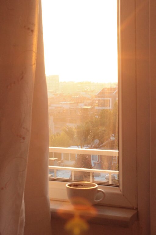 How to Create a Relaxing Morning Routine to Start Your Day Off Right